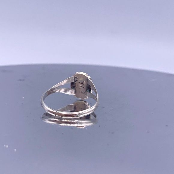 Navajo Vintage SouthWestern Sterling Silver and Turquoise Ring - Picture 4 of 7